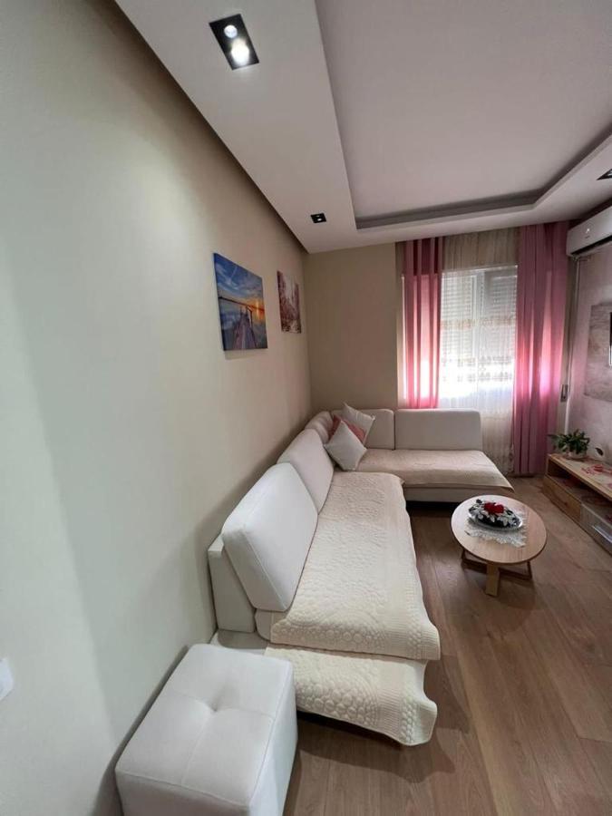 Soleil Apartment With Sunbed & Umbrella Vlorë Екстериор снимка