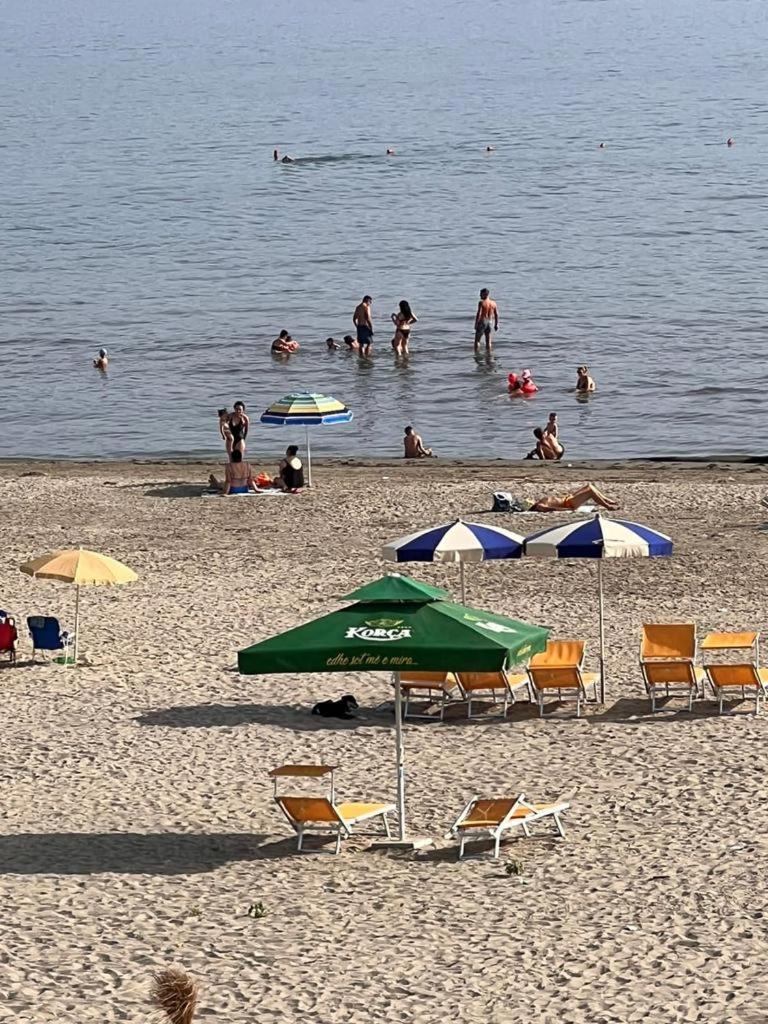 Soleil Apartment With Sunbed & Umbrella Vlorë Екстериор снимка