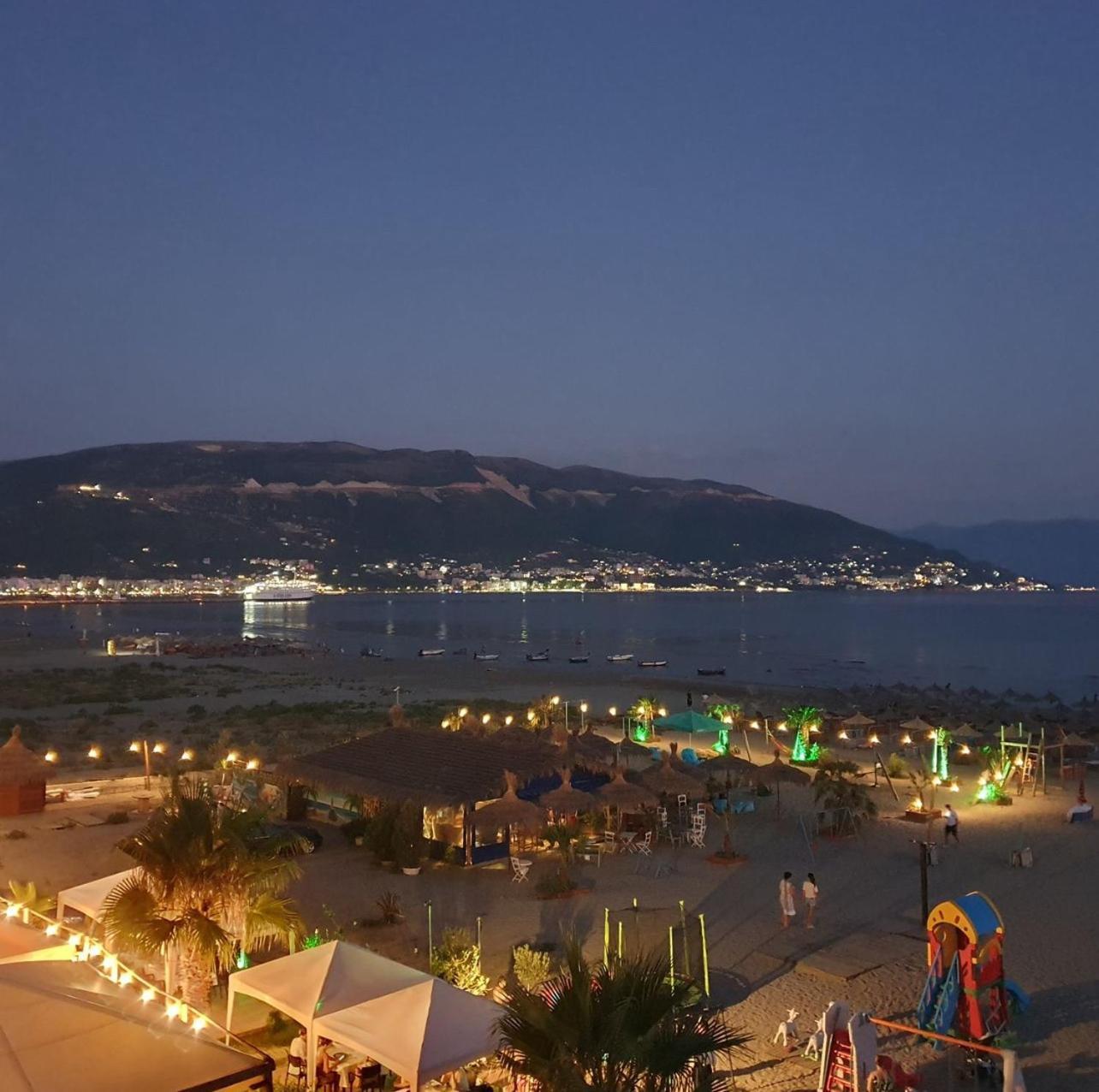 Soleil Apartment With Sunbed & Umbrella Vlorë Екстериор снимка