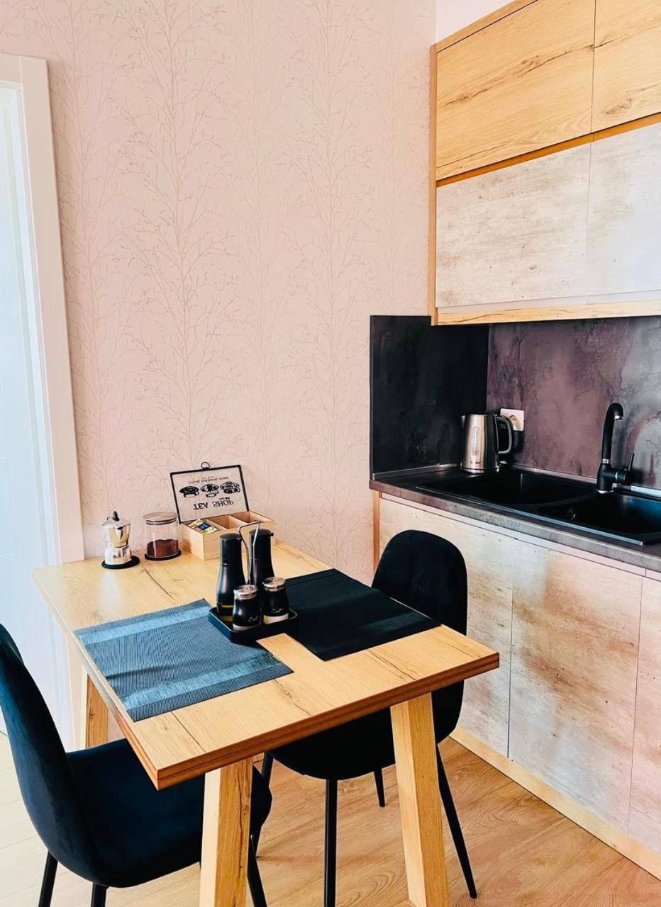 Soleil Apartment With Sunbed & Umbrella Vlorë Екстериор снимка