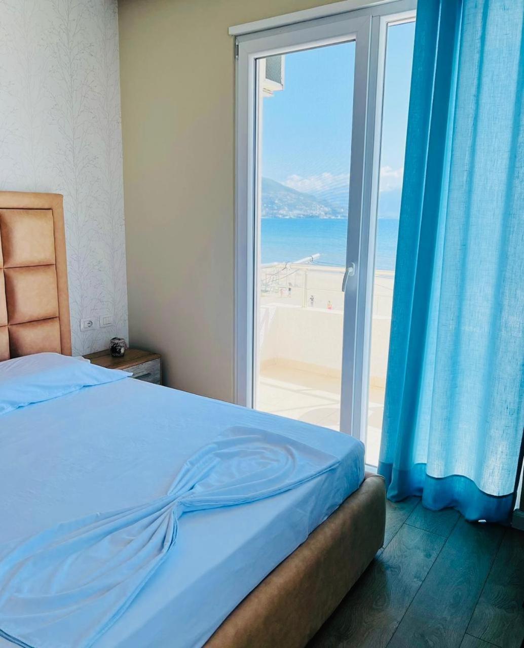 Soleil Apartment With Sunbed & Umbrella Vlorë Екстериор снимка