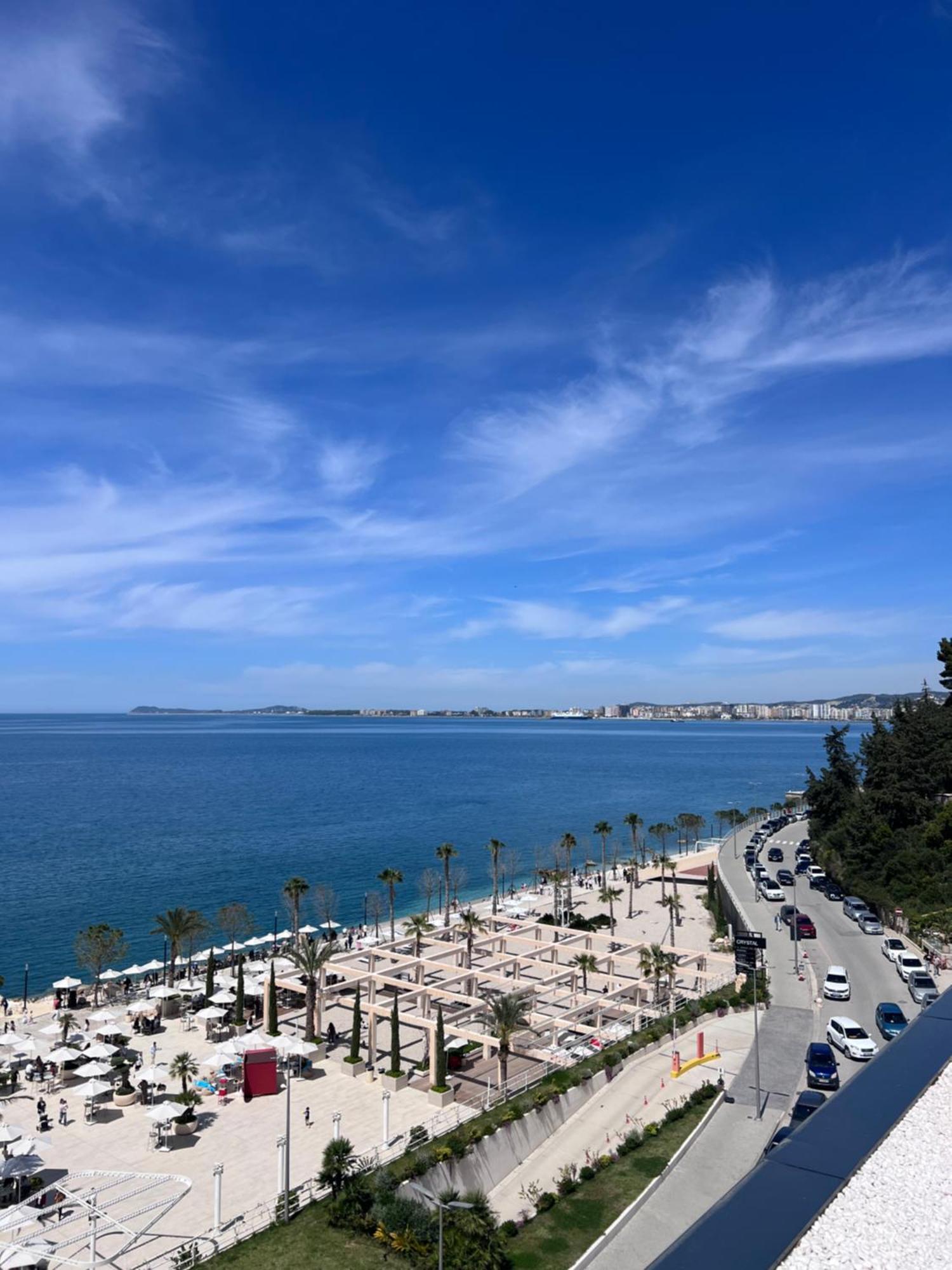Soleil Apartment With Sunbed & Umbrella Vlorë Екстериор снимка